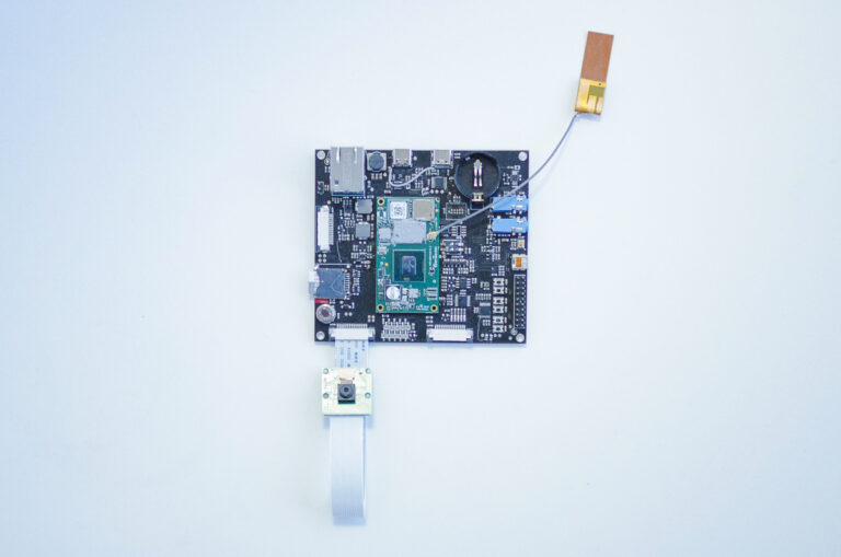 Tokay Pro camera board with its i.MX 8M Plus module and camera sensor